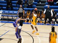 Oak Ridge vs. Gonzaga: MADE Hoops Main Event Basketball Showdown